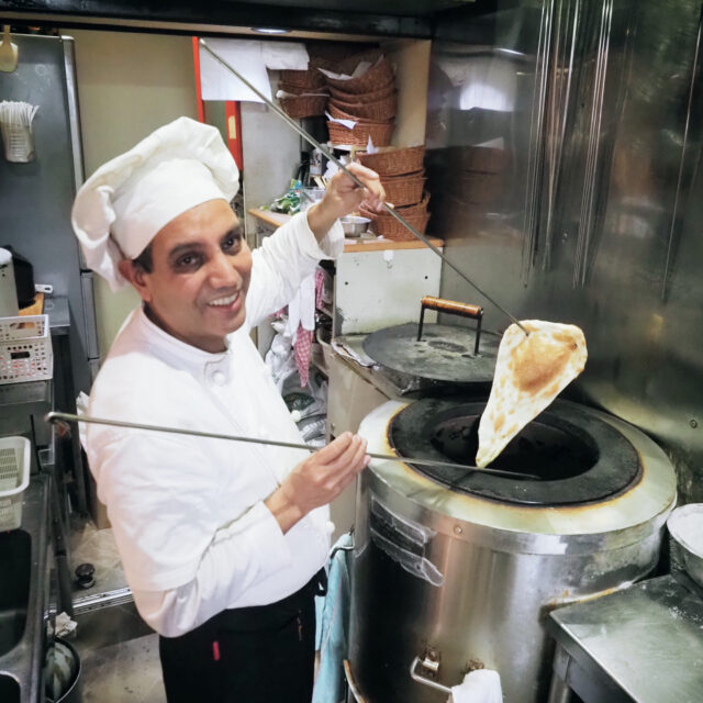 ギャワリ・イシュワリ・プラサドさん（「インド料理 ラクスミ」店長）