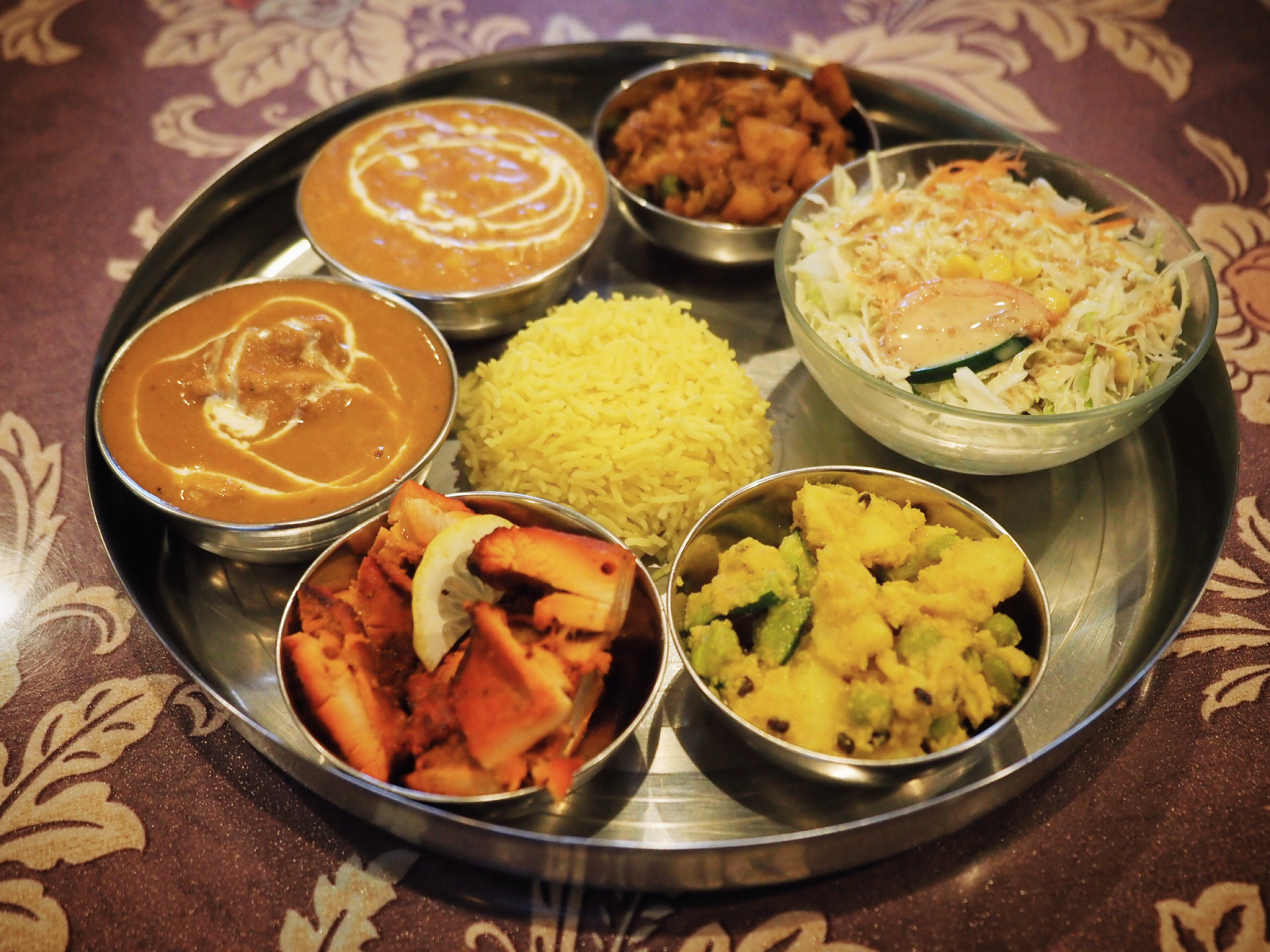 ギャワリさんや奥様は辛口がお好きとのこと。お母さんがとても辛いカレーを作る方だったそうです。