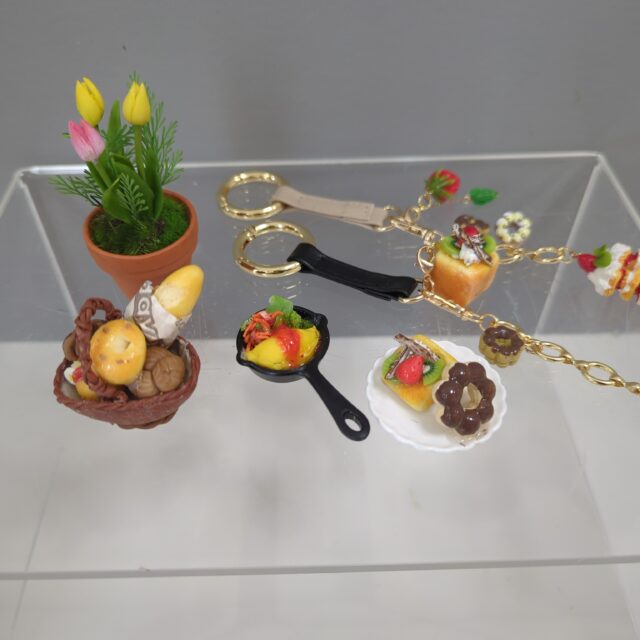 「ベルクレイフラワーの花」小作品、材料販売